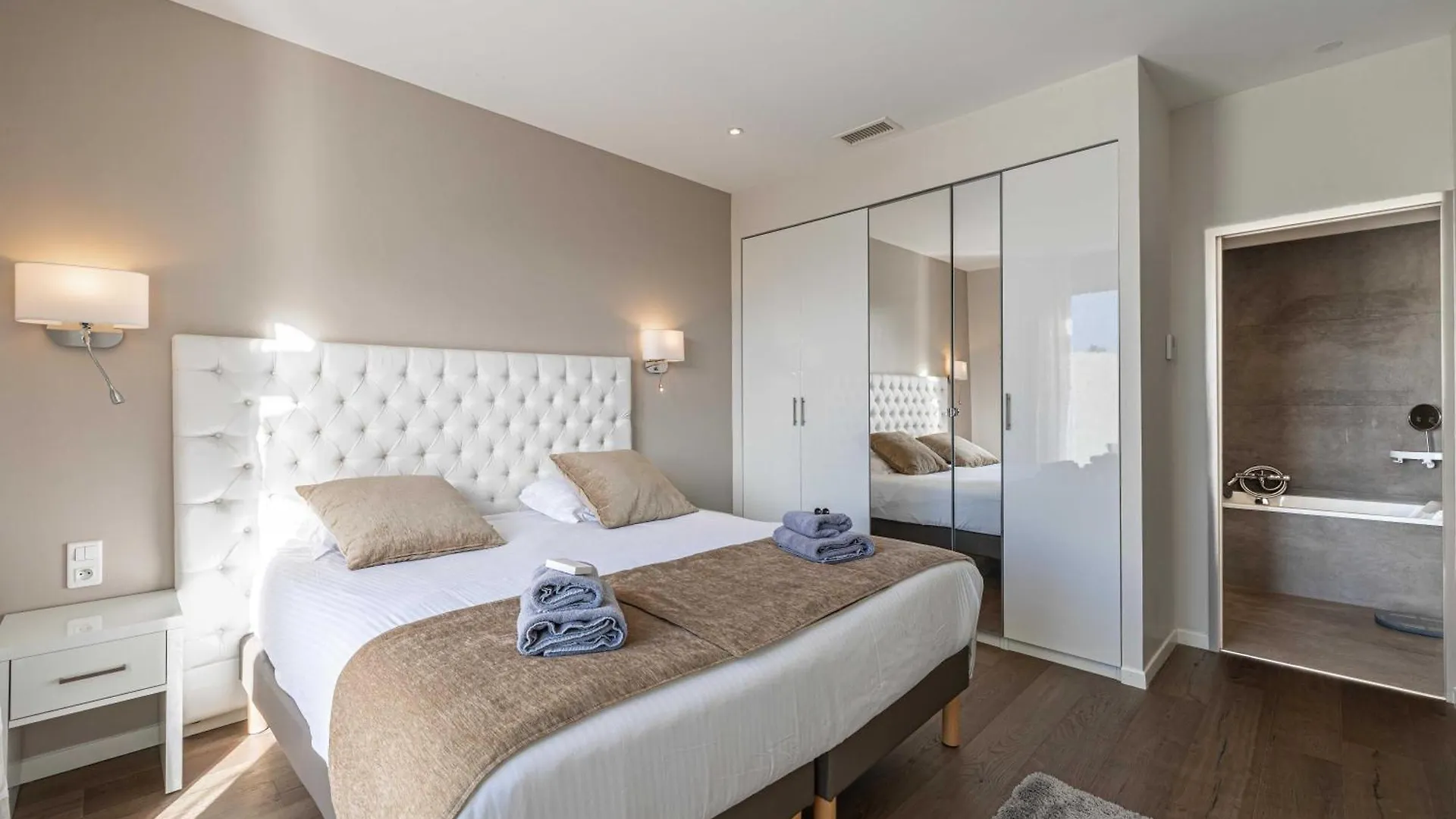 Splendid Apartment, Sea View, Parking - Croisette Cannes Apartment