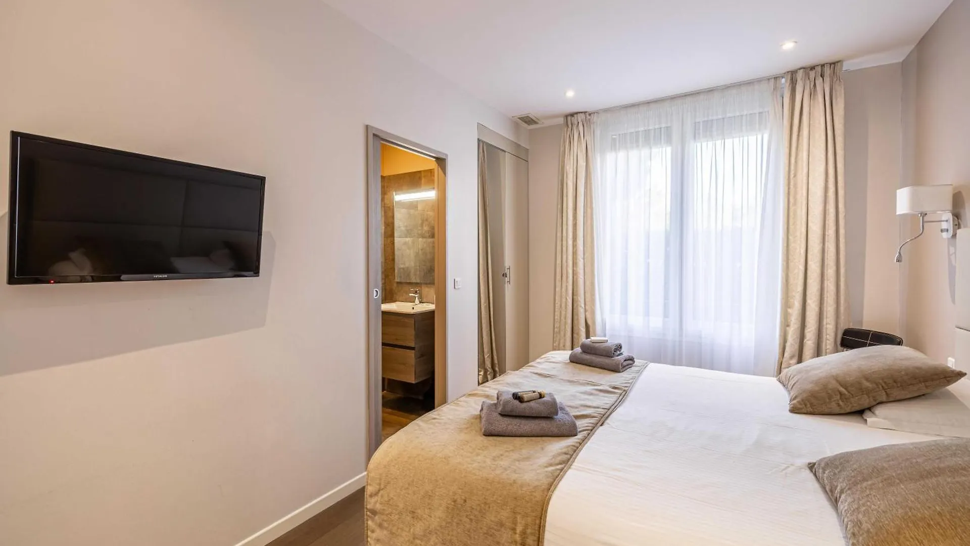 Apartment Splendid Apartment, Sea View, Parking - Croisette Cannes France