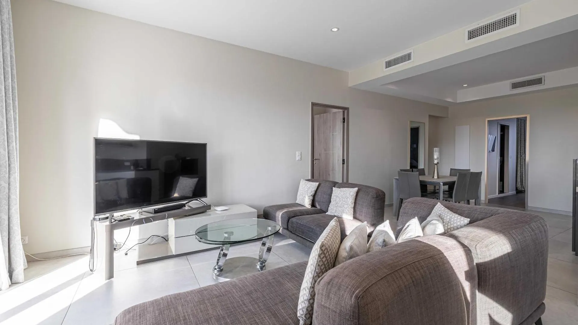 Splendid Apartment, Sea View, Parking - Croisette Cannes Apartment